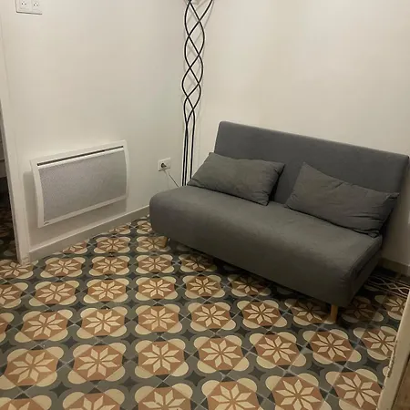 Small Renovated Cozy Spot Apartmán *