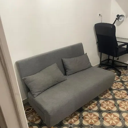 Apartmán Small Renovated Cozy Spot